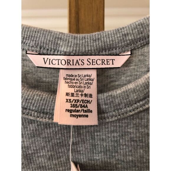 Victoria’s Secret Women’s Light Gray Crop Top Tank Top Size XS NWT - Picture 3 of 4